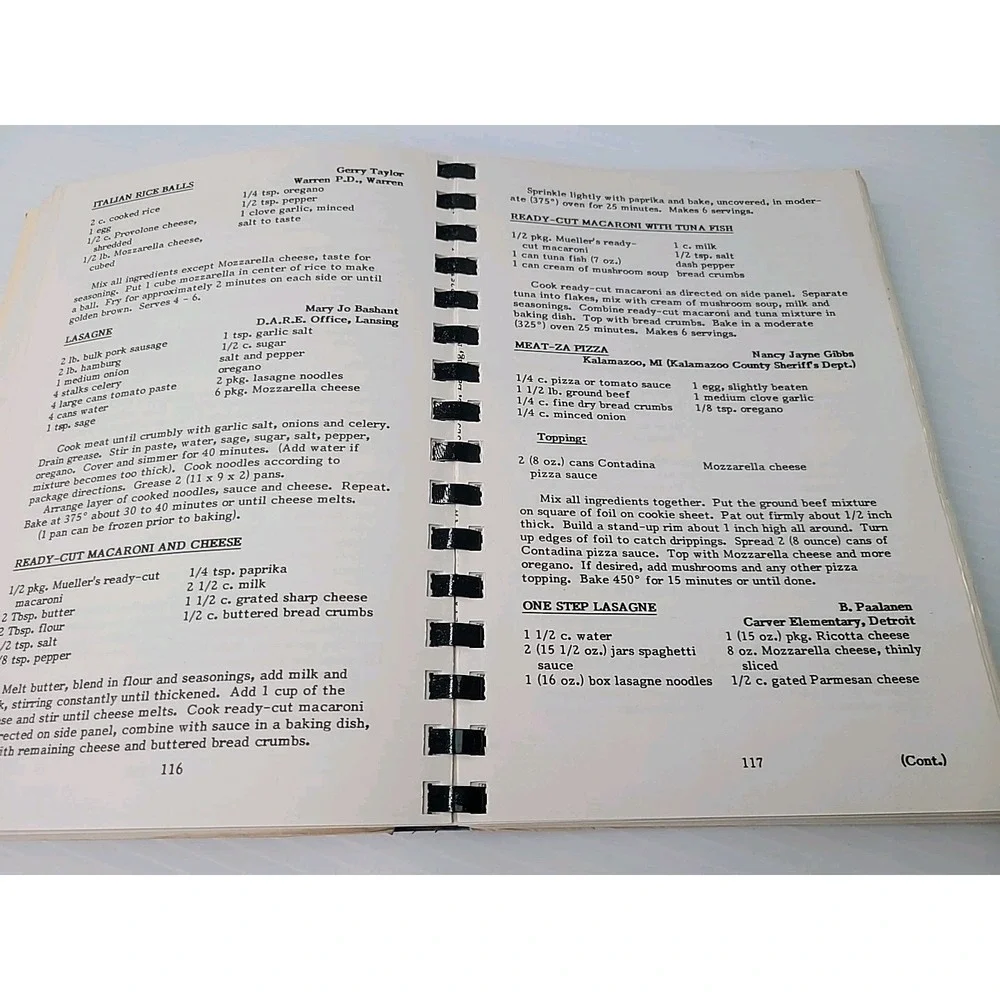 D.A.R.E. Cookbook D.A.R.E. Police Officers Michigan Paperback 1992 Recipes Nice